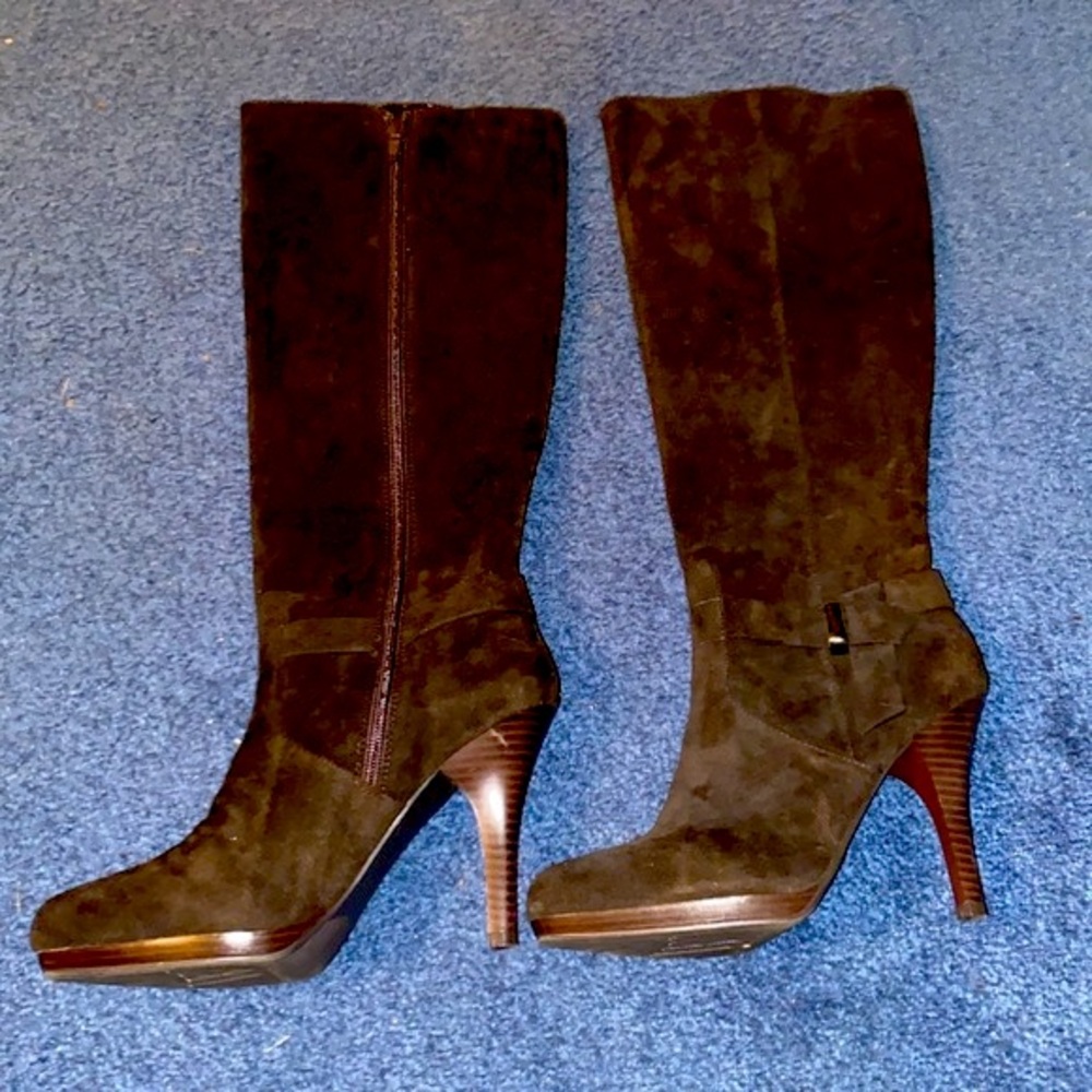 Worthington suede dark brown knee high boot like new 8